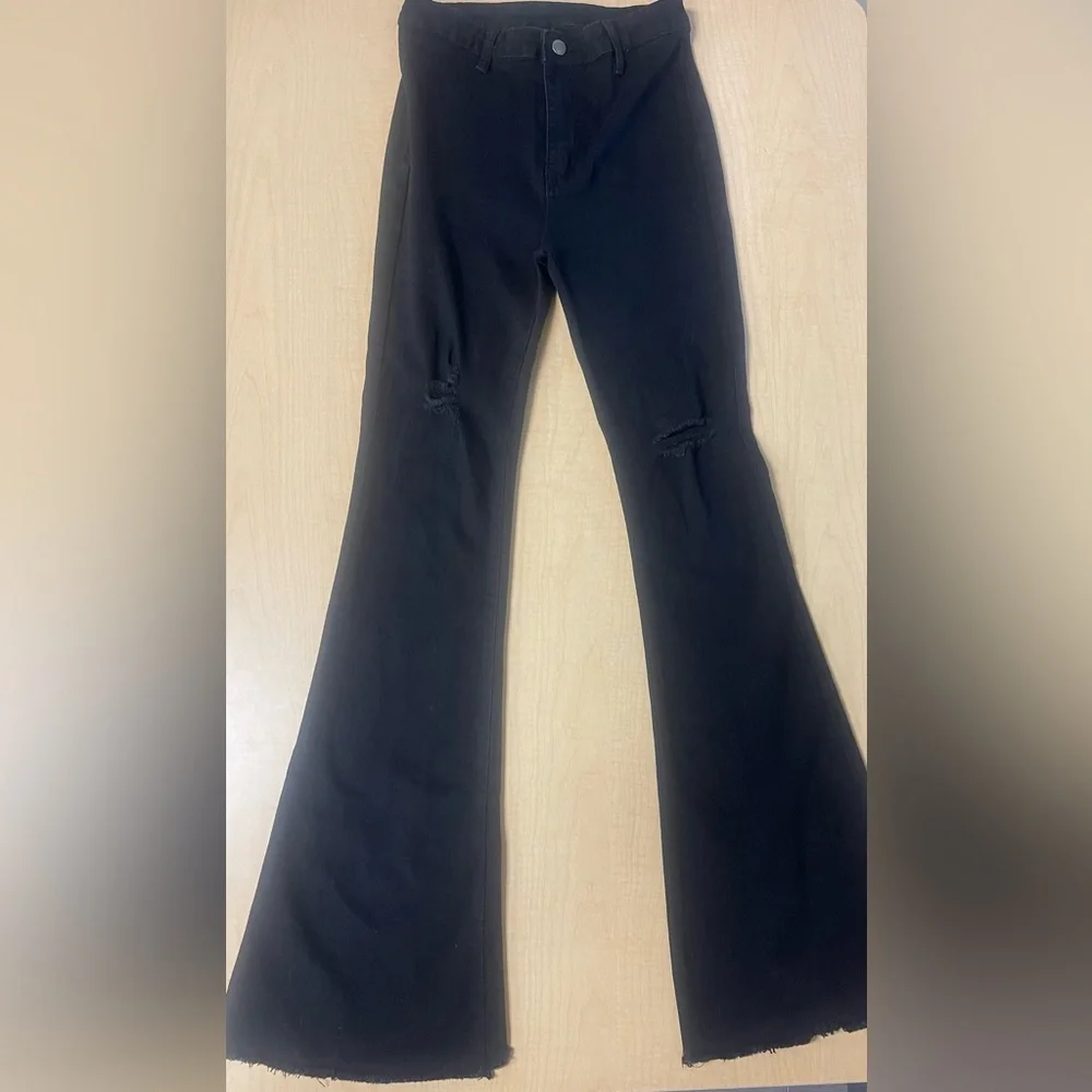 Women’s Black Denim Jeans flare/bell bottom M/6 like new